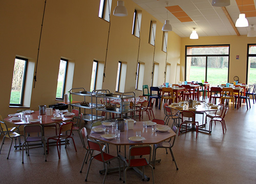 08-Le-restaurant-scolaire,-avant-le-service