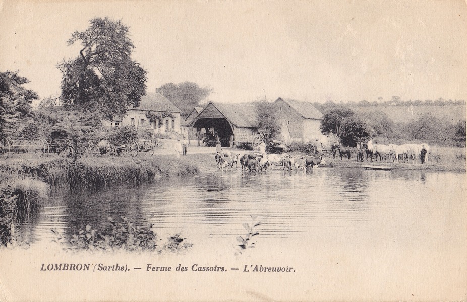 029 La ferme des Cassoir et l'abreuvoir