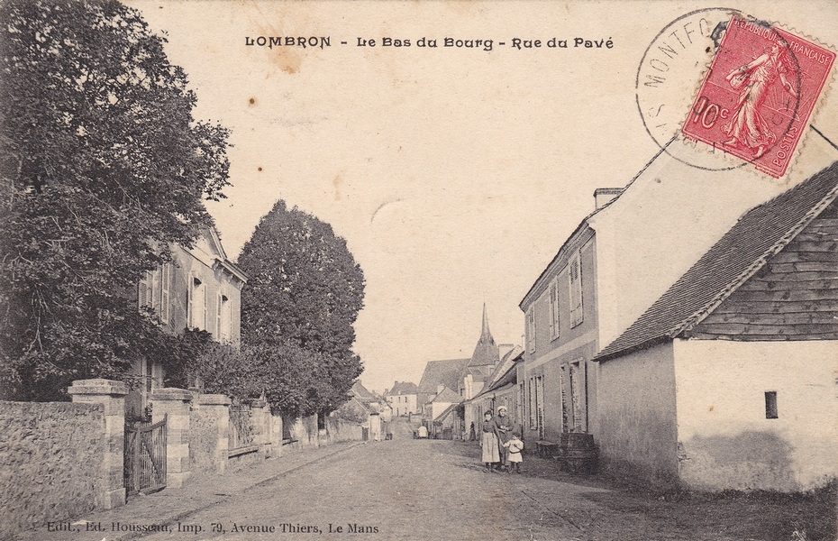 011 Le bas du bourg rue du Pavé